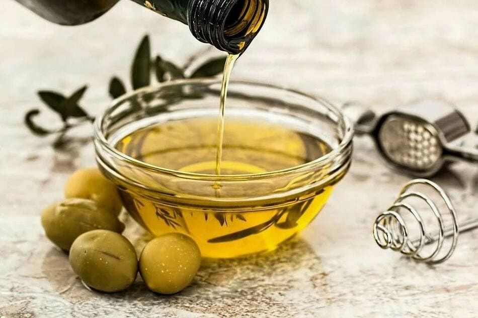 Как очистить диван от пятен еды